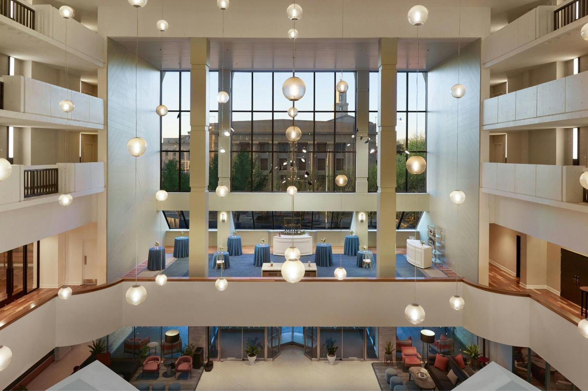 Sheraton Grand Downtown 4*